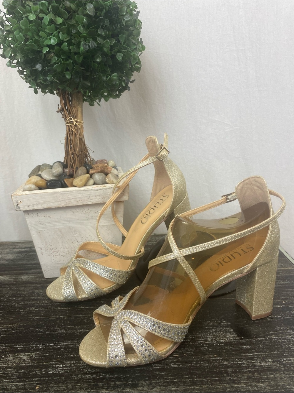 Badgley Mischka Studio Silver Sequin Strappy Heel Shoes 8.5